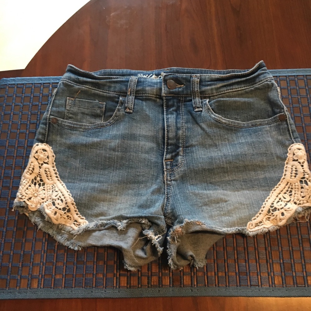 Adorable denim cut off shorts